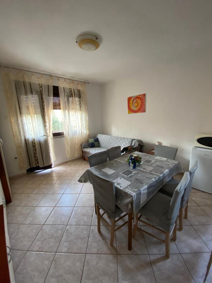 Apartman Milka Novigrad Istria Eksteriør billede